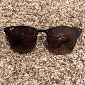 Women’s Raybans. Only worn a few times. Brown